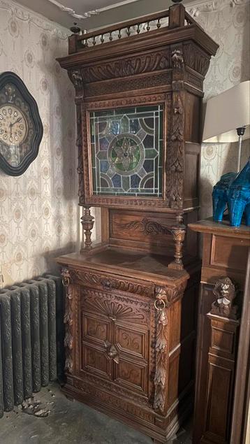 Antieke houten kast met loodglas houtsnijwerk, Ophalen
