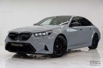 BMW M5 4.4 B&W / HUD / ACC / 360 / Brooklyn grau / Pano! beschikbaar voor biedingen