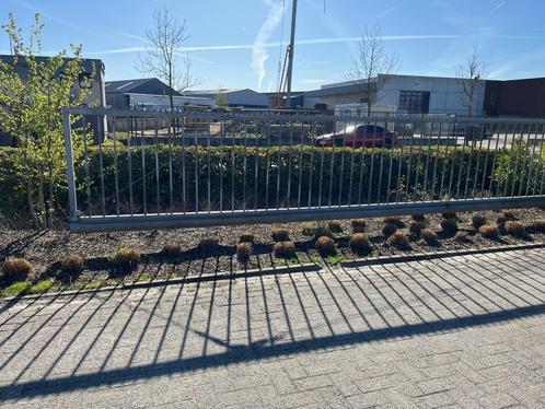 Robuuste metalen poort met zij hek – 10m br x 1,5m h, Tuin en Terras, Tuinpoorten, Gebruikt, Schuifpoort, Staal, 150 tot 200 cm