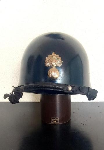 Franse helm gendarmerie (late 20s eeuw) beschikbaar voor biedingen