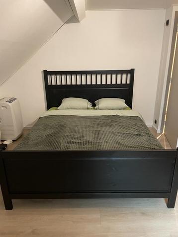 Slaapkamermeubelset: bed + kast + commode (incl. matras & te beschikbaar voor biedingen