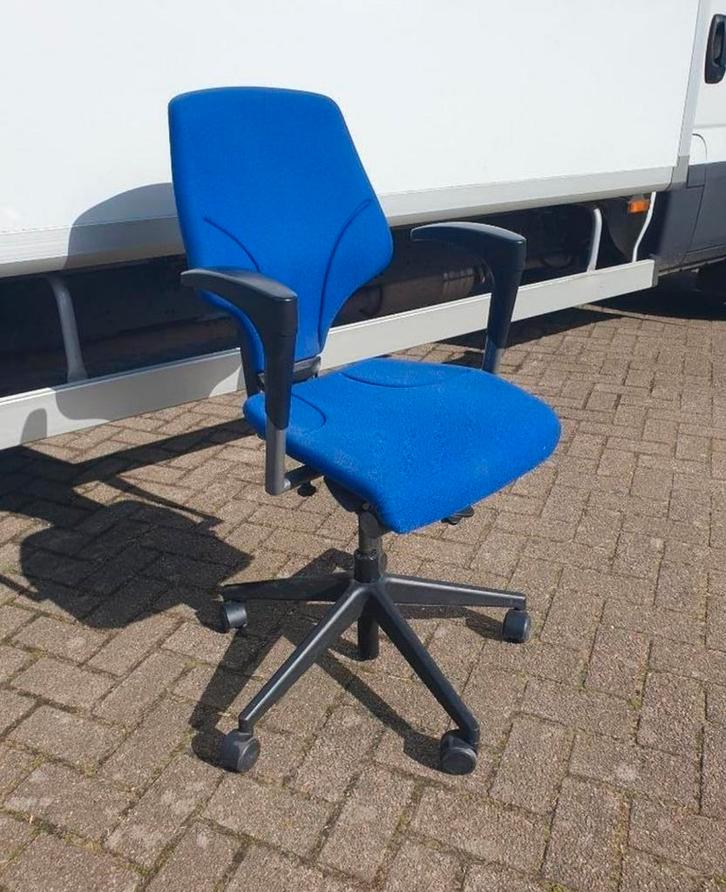 Ergonomische bureaustoel giroflex 64 blauwe stoffering, Huis en Inrichting, Bureaustoelen, Zo goed als nieuw, Bureaustoel, Ophalen