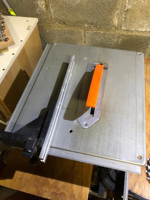 Cirkelzaag voor snijtafel/tafelblad, Doe-het-zelf en Bouw, Gereedschap | Zaagmachines, Gebruikt, Cirkelzaag, Ophalen