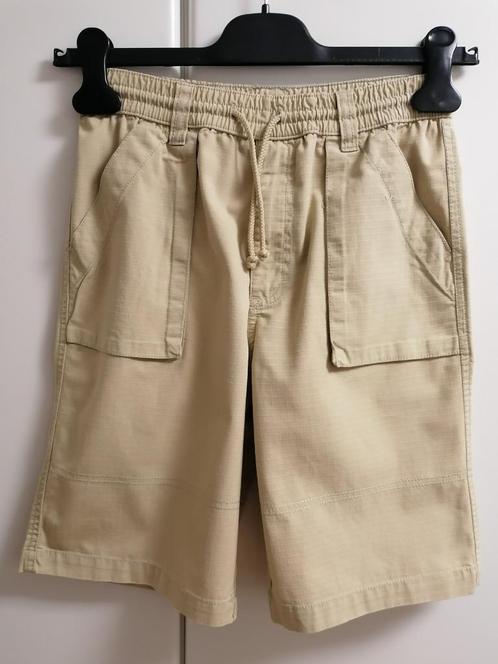 Beige bermuda met elastiek en touwtje, 134, Kinderen en Baby's, Kinderkleding | Maat 134, Zo goed als nieuw, Ophalen of Verzenden