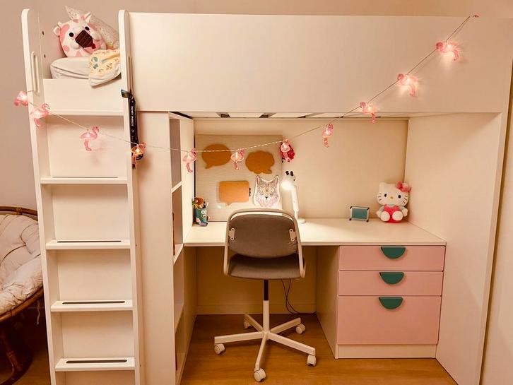 IKEA Smastad hoogslaper met bureau, Enfants & Bébés, Chambre d'enfant | Lits superposés & Lits mezzanines, Comme neuf, Lit mezzanine