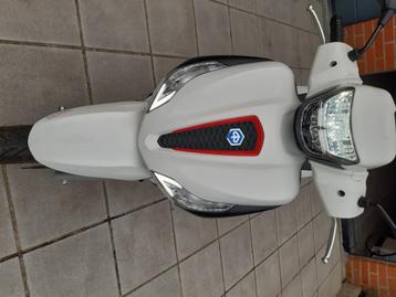 Scooter  beschikbaar voor biedingen