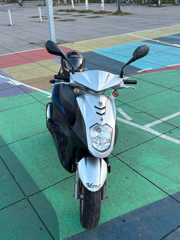 Scooter SYM Orbit 2 (klasse A), Fietsen en Brommers, Scooters | SYM, Zo goed als nieuw, Orbit, Klasse A (25 km/u), Benzine, Ophalen of Verzenden