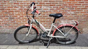 Meisjesfiets wit-roze 22 inch beschikbaar voor biedingen
