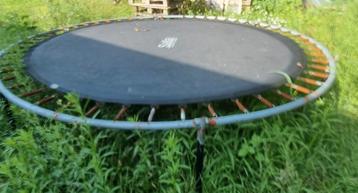 Gratis grote trampoline  3 diameter  beschikbaar voor biedingen
