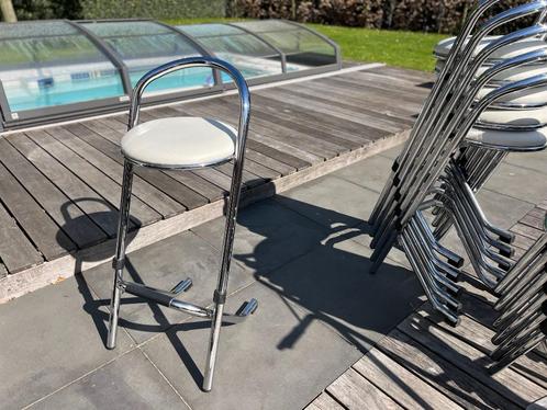 mooie barkruk Chrome/Wit 98cm in goede staat, Huis en Inrichting, Barkrukken, Gebruikt, 90 cm of meer, Metaal, 5 krukken of meer