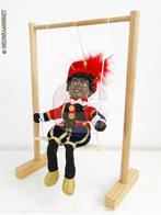 Authentieke etalage zwarte Piet pop op schommel - 20cm, rood, Verzenden