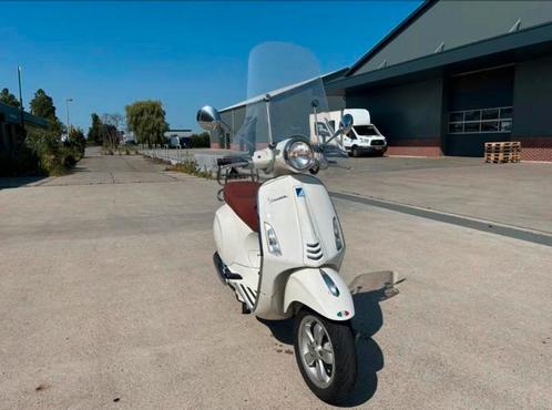 Vespa Primavera 2015 – 50cc A-Klasse – Goed onderhouden, Fietsen en Brommers, Scooters | Vespa, Zo goed als nieuw, Overige modellen