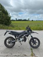 Derbi senda x-treme 50cc, Fietsen en Brommers, Brommers | Derbi, Ophalen, 6 versnellingen, Gebruikt, Klasse B (45 km/u)