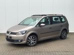 ✅ Volkswagen Touran 1.2 TSI Highl 7ZITP Pano Navi 1eig GARAN, Auto's, Volkswagen, Voorwielaandrijving, Euro 5, Beige, 4 cilinders