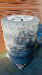 4 winterbanden en stalen velgen + wieldeksels Ford + hoes, Auto-onderdelen, Ophalen, Winterbanden, Velg(en)