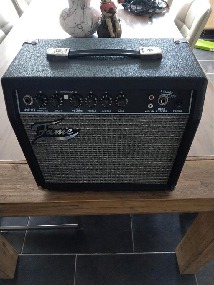Versterker fame, Muziek en Instrumenten, Versterkers | Bas en Gitaar, Zo goed als nieuw, Gitaar, Ophalen