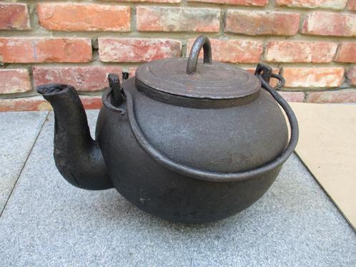 gietijzeren pot , antieke kachel pot, Antiek en Kunst, Curiosa en Brocante, Ophalen of Verzenden