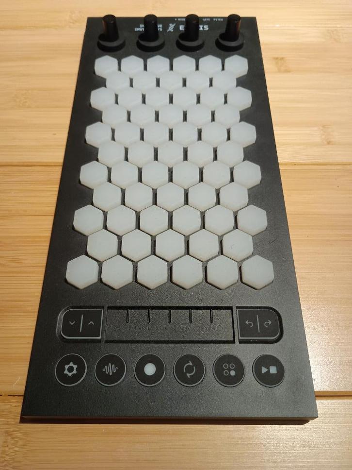 Intuitive instruments EXQUIS MPE controller, Muziek en Instrumenten, Midi-apparatuur, Nieuw, Ophalen of Verzenden