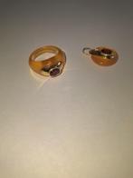 Ring en hangertje in Hars met goud en robijn, Handtassen en Accessoires, Ringen, Ophalen, Kunststof, Zo goed als nieuw, Met edelsteen