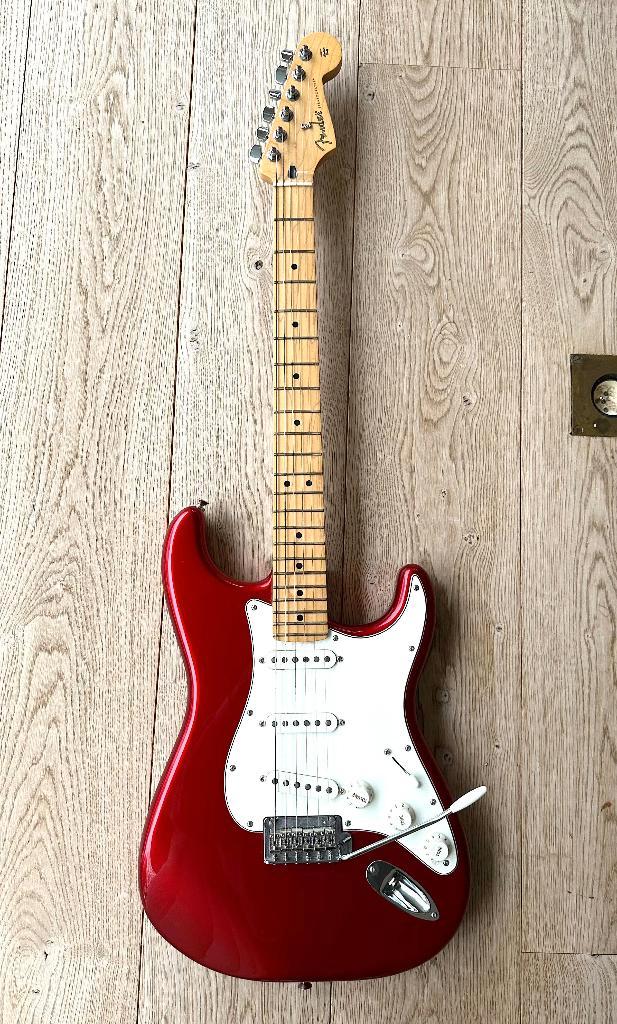 Fender Player Stratocaster MN Candy Apple Red, Musique & Instruments, Instruments à corde | Guitares | Électriques, Comme neuf
