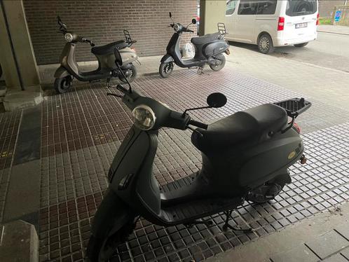 Opzoek naar A klasse of B klasse brommer lage prijs of free, Fietsen en Brommers, Brommers | Vespa, Ophalen