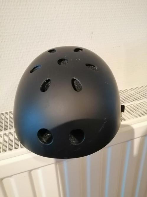 Casque vélo ou trottinette taille M (54-58 cm), Fietsen en Brommers, Fietsaccessoires | Fietshelmen, Nieuw, Heer of Dame, M, Ophalen