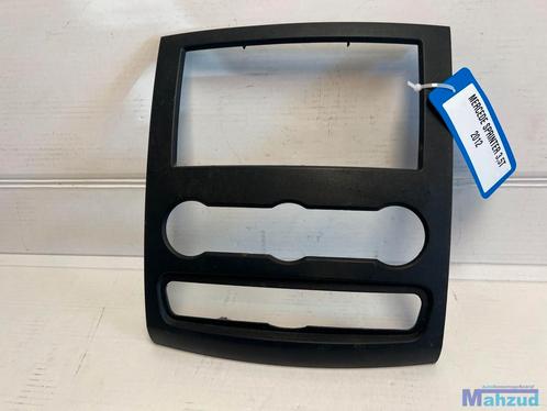 mercedes sprinter w906 906 middenconsole radio frame a906680, Auto-onderdelen, Interieur en Bekleding, Mercedes-Benz, Gebruikt