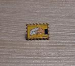 PIN - LE FACTEUR - TIMBRE - DE POSTBODE - POSTZEGEL, Verzamelen, Ophalen of Verzenden, Gebruikt, Overige onderwerpen, Speldje of Pin
