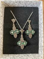 Prachtige zilveren oorbellen en hanger met smaragd, Bijoux, Sacs & Beauté, Boucles d'oreilles, Vert, Avec pierre précieuse, Argent