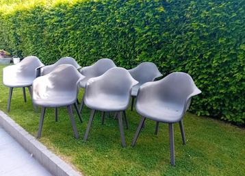 Tuinstoelen beschikbaar voor biedingen