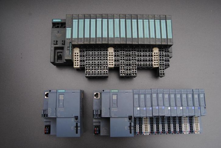 2  x  PLC  Siemens, Doe-het-zelf en Bouw, Elektriciteit en Kabels, Gebruikt, Ophalen