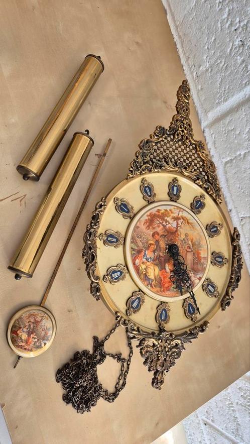 Wandklok ‘Made in W. Germany’ – rococo stijl – met gewichten, Antiek en Kunst, Antiek | Klokken, Ophalen