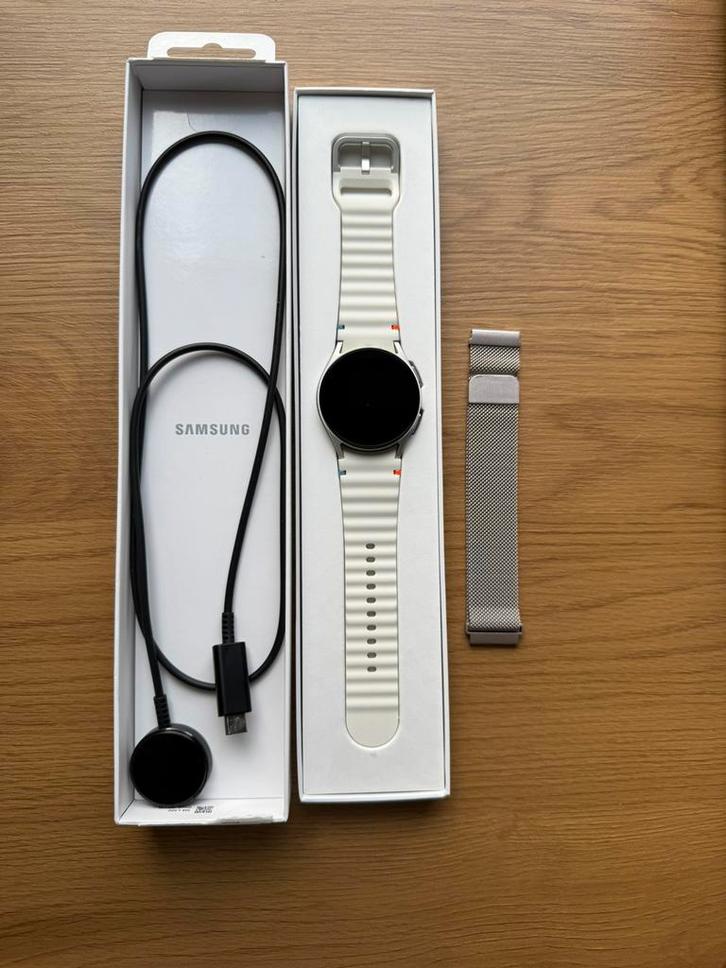Samsung galaxy watch 7 40mm, Handtassen en Accessoires, Smartwatches, Zo goed als nieuw, Ophalen
