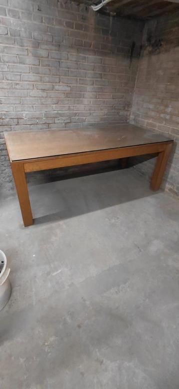 Table salle à manger en bois massif. beschikbaar voor biedingen