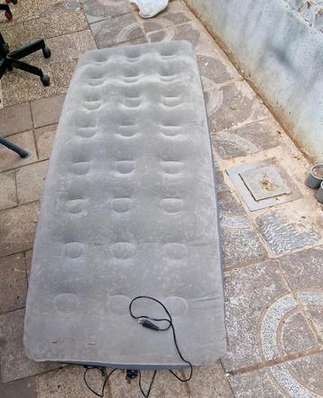 Matras opblaasbaar met pomp, Caravans en Kamperen, Luchtbedden, Ophalen, Zo goed als nieuw