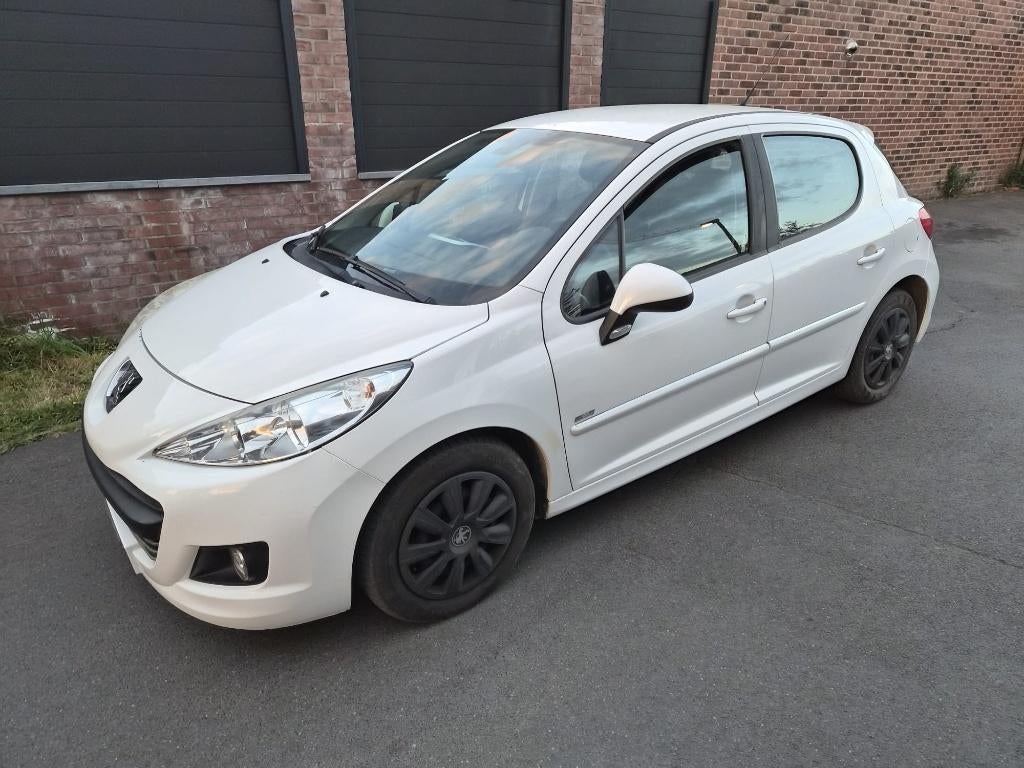 Peugeot 207 +1.6 hdi 92 cv 98g 2012, Autos, Peugeot, Particulier, Airbags, Diesel, Euro 5, Berline, 5 portes, Boîte manuelle, Blanc