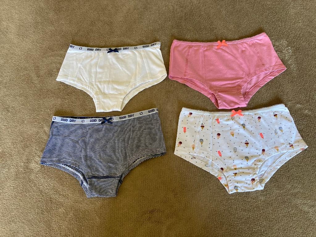 4 slips, merk : Good Day, maat 158-164 (meisjes), Ophalen of Verzenden, Zo goed als nieuw, Maat 158