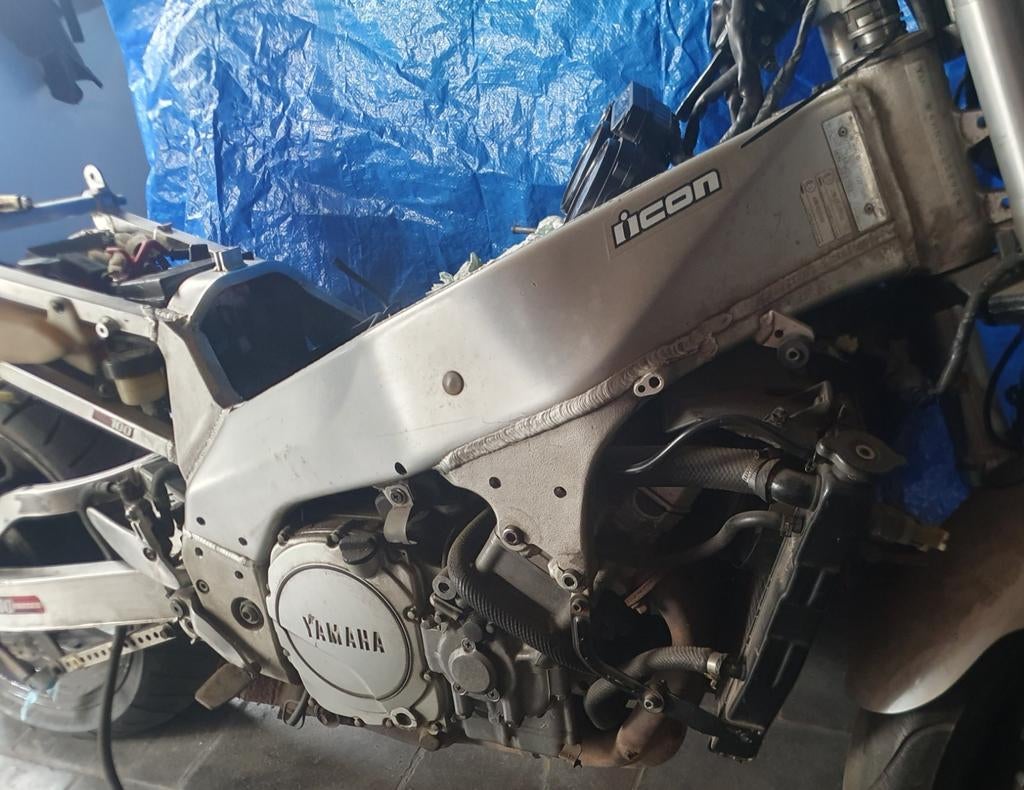 Pièces détachées Yamaha YZF 750R à vendre., Enlèvement
