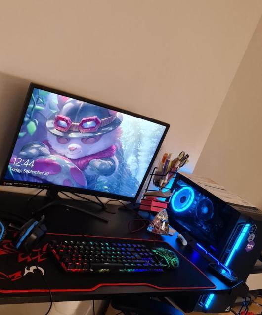 PC Gamer avec bureau, Computers en Software, Desktop Pc's, Gebruikt, Onbekend, SSD, Met monitor, Gaming, Ophalen