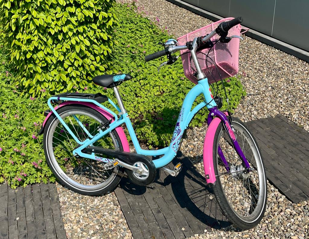 Meisjesfiets Merk Puky in frisse kleuren nagenoeg nieuw, Fietsen en Brommers, Fietsen | Meisjes, Zo goed als nieuw, 24 inch, Versnellingen