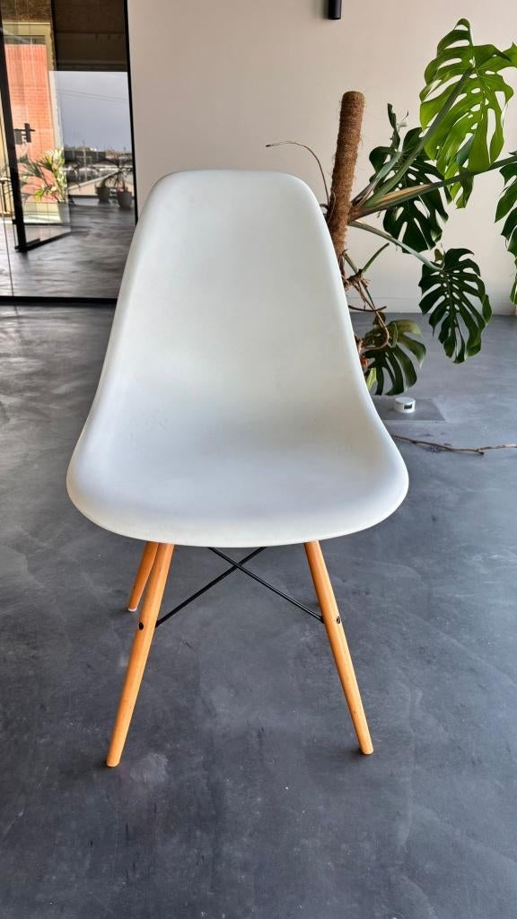 12 originele Vitra Eames DSW stoelen, Enlèvement, Utilisé, Blanc, Bois