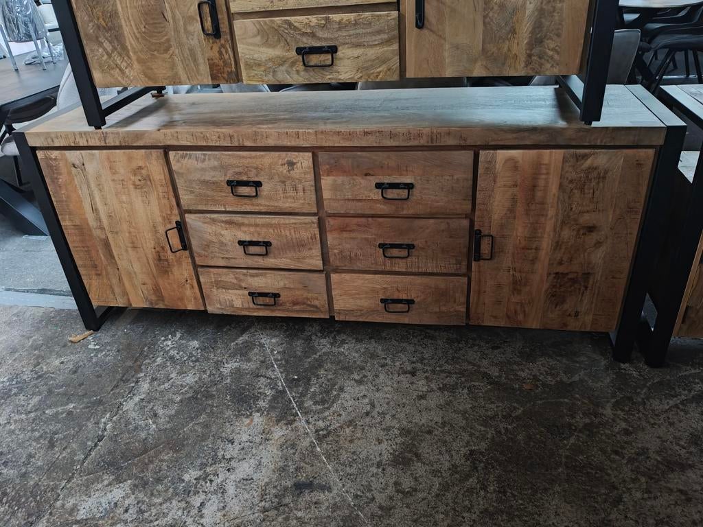 Mangohouten dressoir (outlet), Huis en Inrichting, Ophalen, Met deur(en), Nieuw, 200 cm of meer