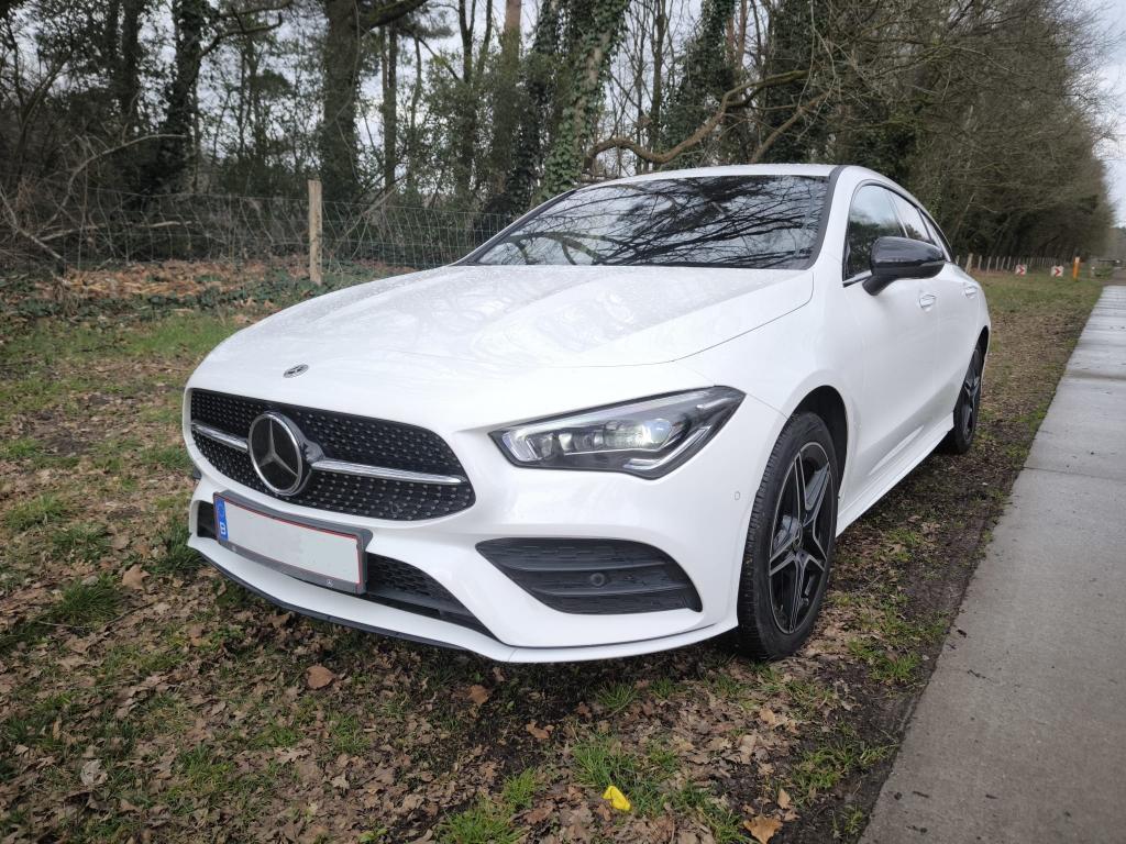 Mercedes CLA 250e AMG Plug-in Hybride Wide screen, Auto's, CLA, 4 cilinders, 1334 cc, Wit