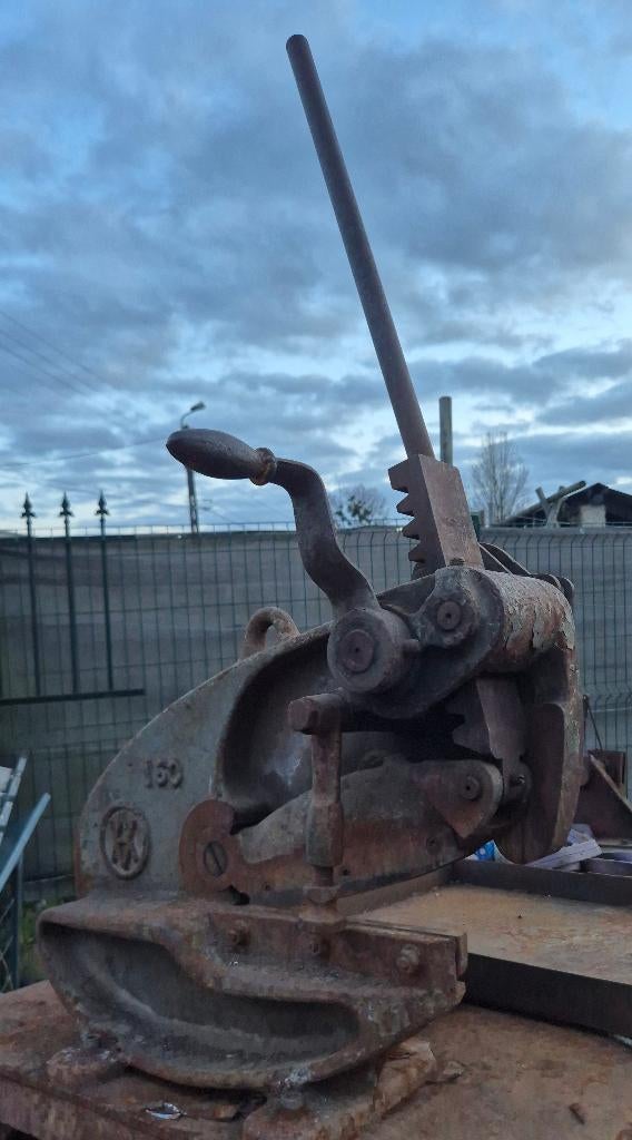 cisaille a tole, Enlèvement, Utilisé