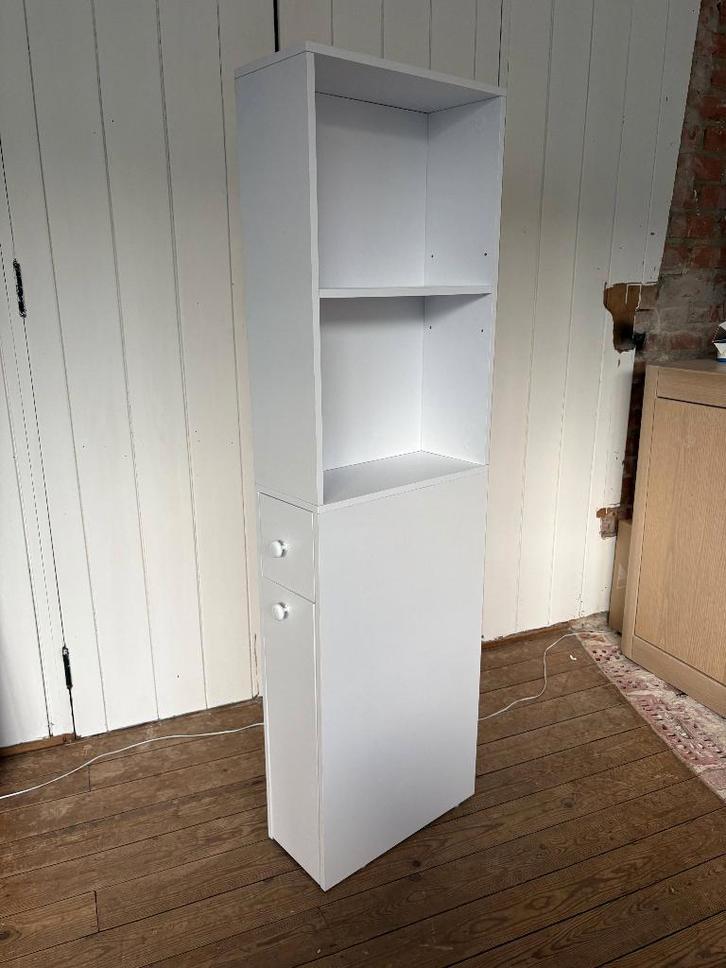 witte smalle opbergkast, ideaal voor badkamer, hal of keuken, Huis en Inrichting, Kasten | Stellingkasten, Zo goed als nieuw, Ophalen