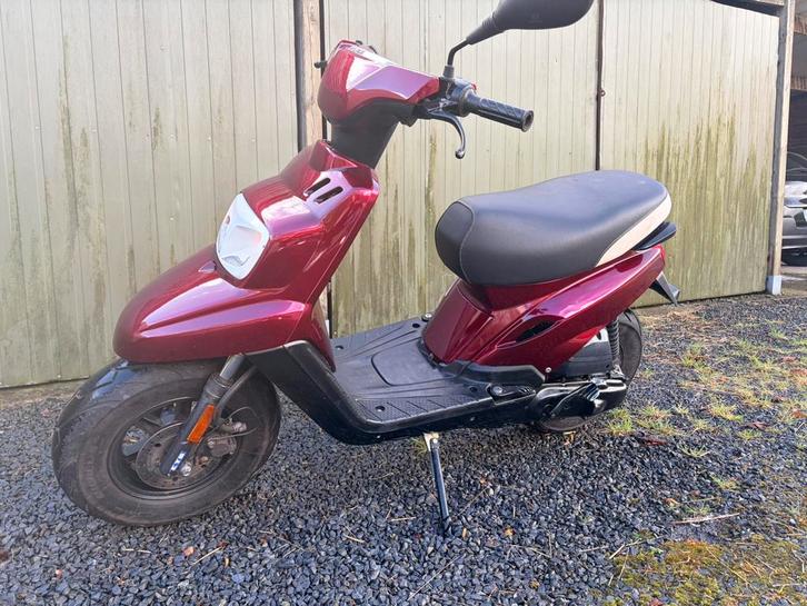 Booster spirit nieuwmodel in nieuwstaat !! Klasse A, Fietsen en Brommers, Scooters | Yamaha, Zo goed als nieuw, Overige modellen