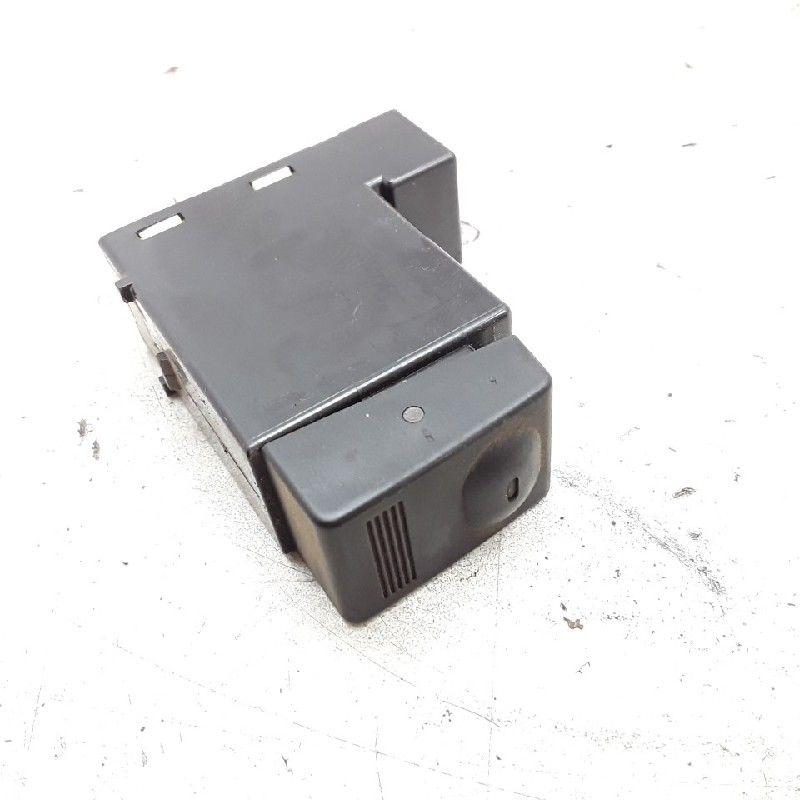 INTERRUPTEUR DEGIVRAGE LUNETTE ARRIÈRE Mitsubishi, Autos : Pièces & Accessoires, Tableau de bord & Interrupteurs, Mitsubishi, Utilisé