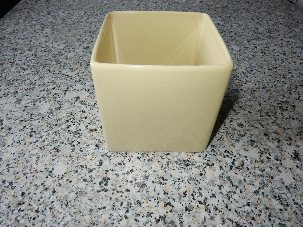 nr.612 - Lichtgele vierkante bloempot, Ophalen, Vierkant, Binnen