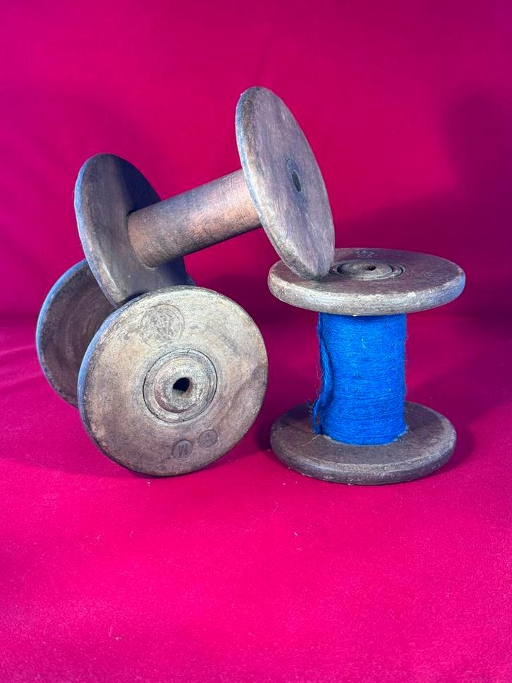 Drie identieke houten klossen., Antiek en Kunst, Curiosa en Brocante, Ophalen of Verzenden