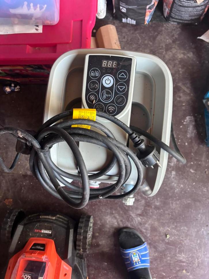 Pomp voor opblaasbare jacuzzi (gereserveerd), Jardin & Terrasse, Bains à remous et Spas, Utilisé, Gonflable, Pompe, Enlèvement